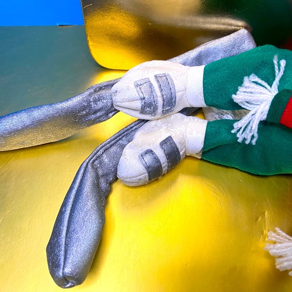 DISNEY STORE EXCLUSIVE 1990’s CHRISTMAS HOLIDAY SKI MICKEY BEAN BAG PLUSH w/TAG - Picture 7 of 13